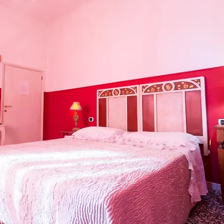 فندق مبيت وإفطار Casamia 3*